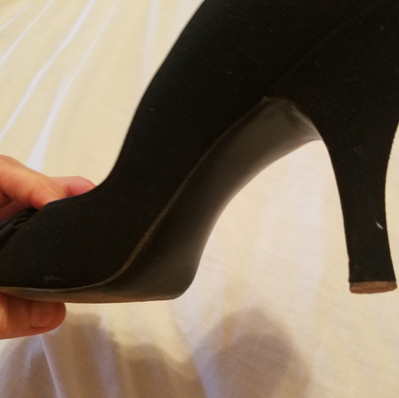 Vintage gorgeous sueded black pumps 8-1/2 - Picture 4 of 4
